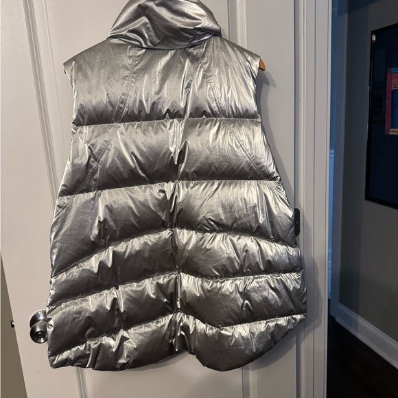 EUC Athleta puffer vest - Picture 2 of 6